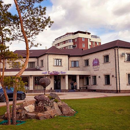 Park Hotel Karagandi Kültér fotó