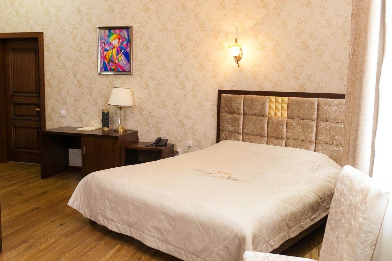 Park Hotel Karagandi Kültér fotó