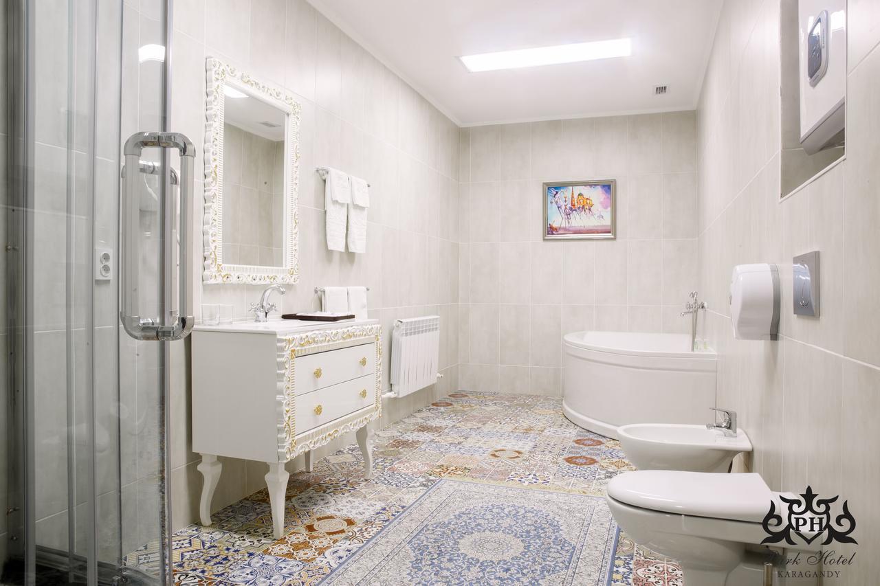 Park Hotel Karagandi Kültér fotó