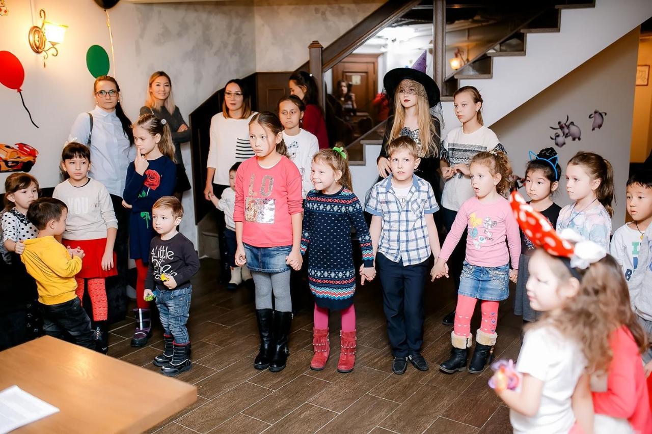 Park Hotel Karagandi Kültér fotó